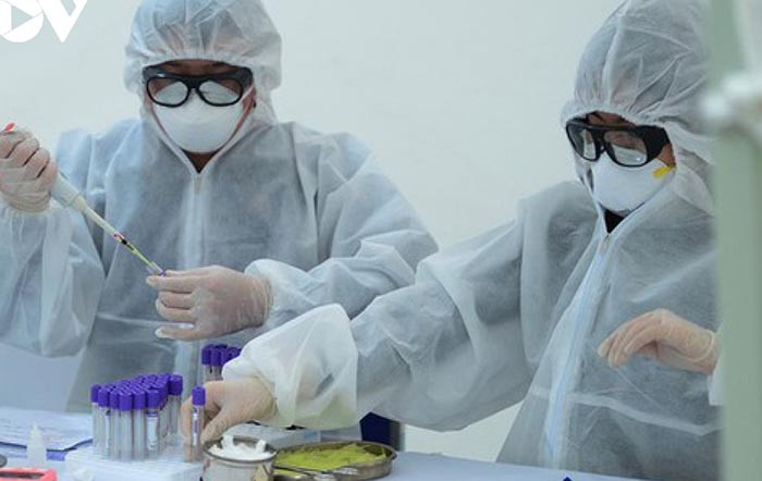 Bệnh nhân nhiễm biến chủng Omicron đầu tiên ở Việt Nam được ra viện